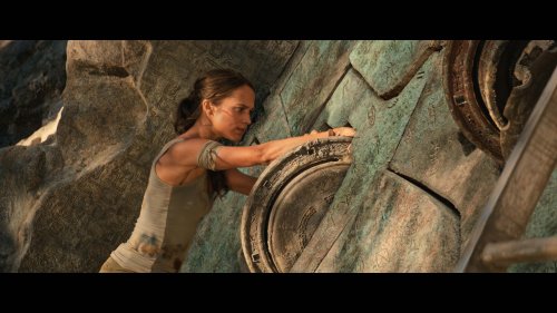 Tomb Raider: Лара Крофт (2018) 4K UHD BDRemux 2160p